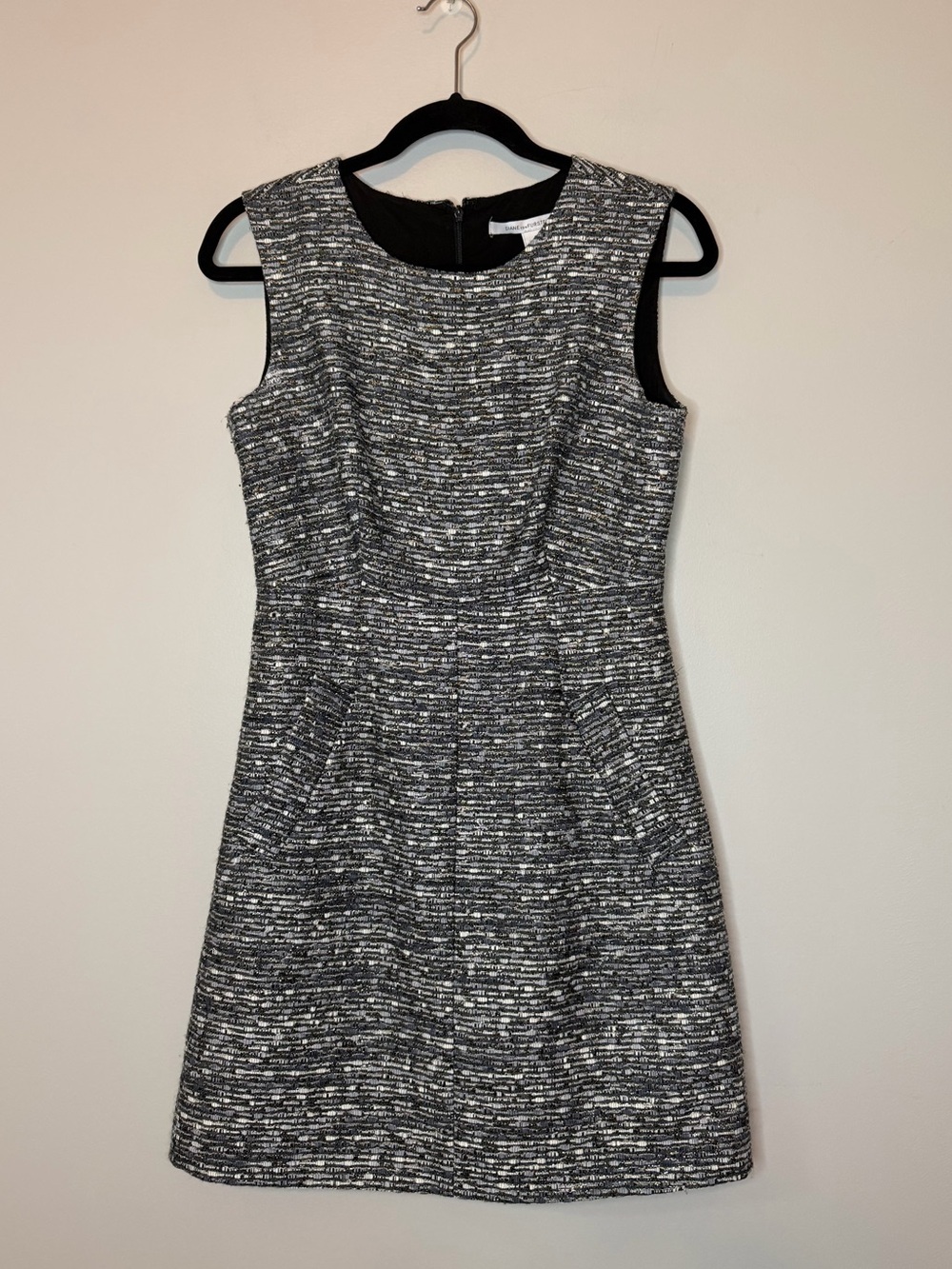 Diane von Furstenberg Gray Silver Tweed Carpreena Size 6